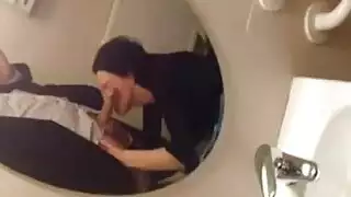 الشرموطة يتم مضاجعة وجهها وتحب كل قطرة
