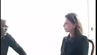 فحل هاردكور مؤجر ينيك السكرتيرة ويلعق كسها بلسانه