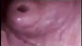 ملء فرجها المتدفق بالسائل المنوي الساخن