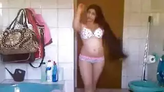 سكس المراء نايما علي بطنها