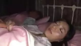 بنته بزازها نار و ابوها نياك و يعريها و يمارس معها اسخن نيك محارم