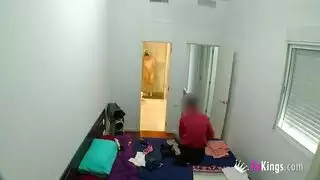 ارتباط عبر الإنترنت يؤدي إلى نيك كلبي مكثف