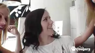 مثير مثليه بالملل اللعب بوسها مع دسار الوردي