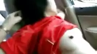 سلوتي لندن إيه آي: لقطة مقربة لإصبع الفرج والأنين في فيلم إباحي
