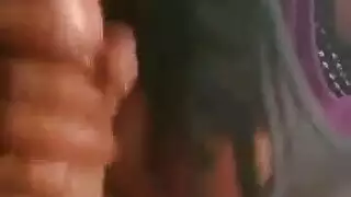 جسد الطالبة: جنس صريح في الفصل