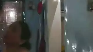 ممرضة في بانكوك تمص وتركب قضبان مرضىها الصلبة
