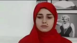 كشف المحظور: عرض جسد محجبة عاري