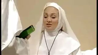 ناكثو النذور: ضرب صعب بين الراهبات