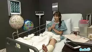 إثارة طبية: المريضة تدلك الممرض حتى النشوة