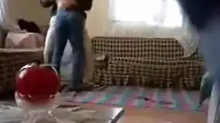 لقاء شرجي سريع بينما الزوج غائب