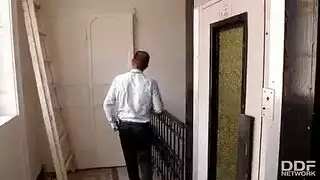 سكس شرجي ثلاثي مع فتاة ممتلئة – تأوهات قاسية بثنائي الاختراق