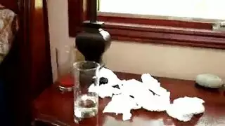 الفتاة الصغيرة وزوجة أبيها في لقاء سحاقي صريح
