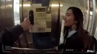 سائحة تايلندية جامحة تنكح من شاب أوروبي، تفرز وتنزل على قضيبه الصلب