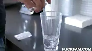 الفتاه البيضاء ال ممحونه تغري زوج امها الزنجي مقاطع فيديو اباحيه مجانيه