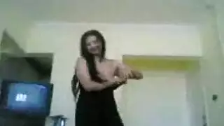 حركات مغرية قبل أن تركب وتتحرك على عضوه