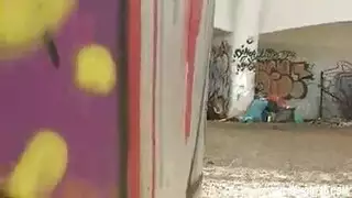 العربية: علاقة ثلاثية مع مشردين: مشهد إدخال مزدوج