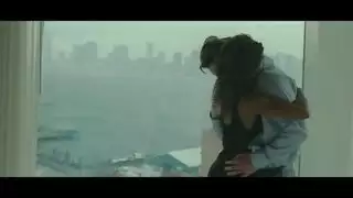 سكس عاطفي: تئن بينما ينكحها على السرير