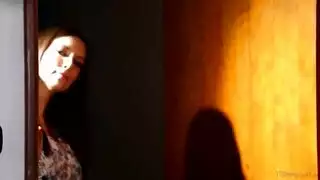 علاقة محارم مثلية إباحية: مسك الأثداء الكبيرة في جلسة مثلية نارية