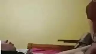 ثعلبة محجبة بجسم مثالي تأخذ قضيبًا كبيرًا