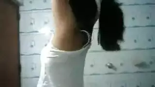 أفلام كرتون إباحية: عروسان يمارسان جنسًا عنيفًا