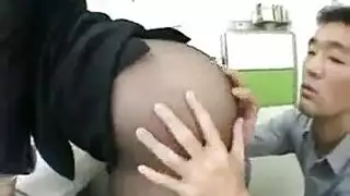 حرب مقالب تتطور إلى لعب شرجي غير مكتوب