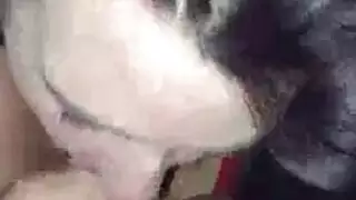 الجارة المثيرة بصدر كبير تغري جارها