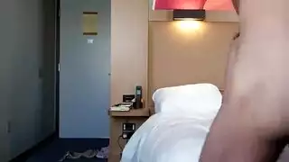 ابتلاع كل قطرة قذف فموي صريح