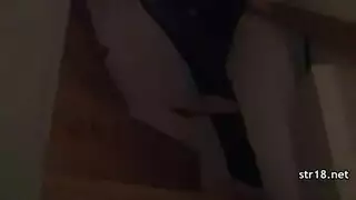 منتفخ حلمات بوف في سن المراهقة وجه الفتاة
