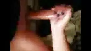 إباحية ساخنة على الموبايل: مص وقذف داخلي