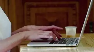 تجميعة لسحاقيات يمارسن الجنس بالقضيب الصناعي ويصلن للنشوة معًا