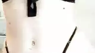 مراهقة تمتلئ ثقوبها في مشهد إيلاج مزدوج مكثف