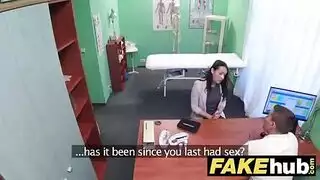 رجل متلهف يأخذ قضيبًا روسيًا في مؤخرته