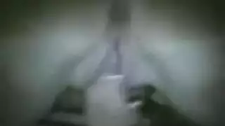 حلوة آسيوية تعد كل شيء قبل القفز على القضيب