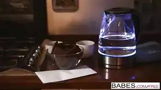 المرأة كلية ماكر في سراويل لاسي