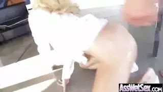 قضيب غير مختون يخترق بعمق في فعل صريح
