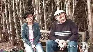 انا عامل مفاجاه لعمتي فيديوهات قبيحه بس بس