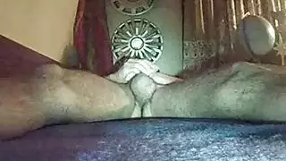 قضيب بري ضخم يضخ بلا توقف