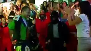 حمل زائد من هزة الجماع: خط زمني للرش والأنين