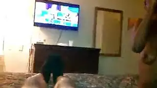 جنس علني مكشوف: مص وأفعال بول