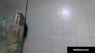  انتهت جلسة الحلق العميق، مهبل لا يشبع يتوسل لشرج عنيف