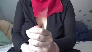 دمية جنسية محجبة تتوسل للسائل المنوي