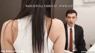 فتاة نظارات خاضعة تُهيمن عليها بجنس عنيف وقذف داخلي متعدد