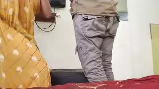 فتاة جامحة تفقد صوابها على قضيب ضخم