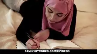 العاهرة المحجبة إيلا نوكس تحصل على كريمبي بورنو حجاب هاردكور