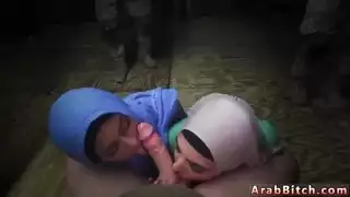 جماع جماعي في القاعدة السرية: عاهرات فرنسيات وعربيات تتسلل لأوشجي إباحي