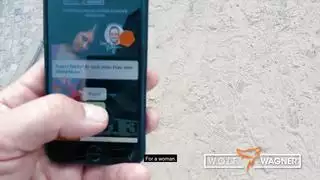 فتاة سمراء تظهر جانبها المتوحش