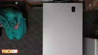 مقدمة مضحكة لمراهق عربي تقود لفعل إكس إكس إكس