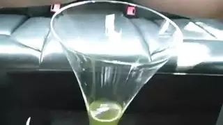 سراويل فوضوية وعملية استمناء بديلدو ضخم