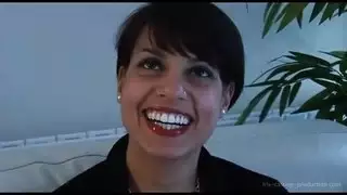 سونيا العربية في جلسة جنس جماعي جامحة بالملابس الداخلية