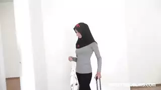 فتى حلال يتحرر: مهرجان جنسي في براغ